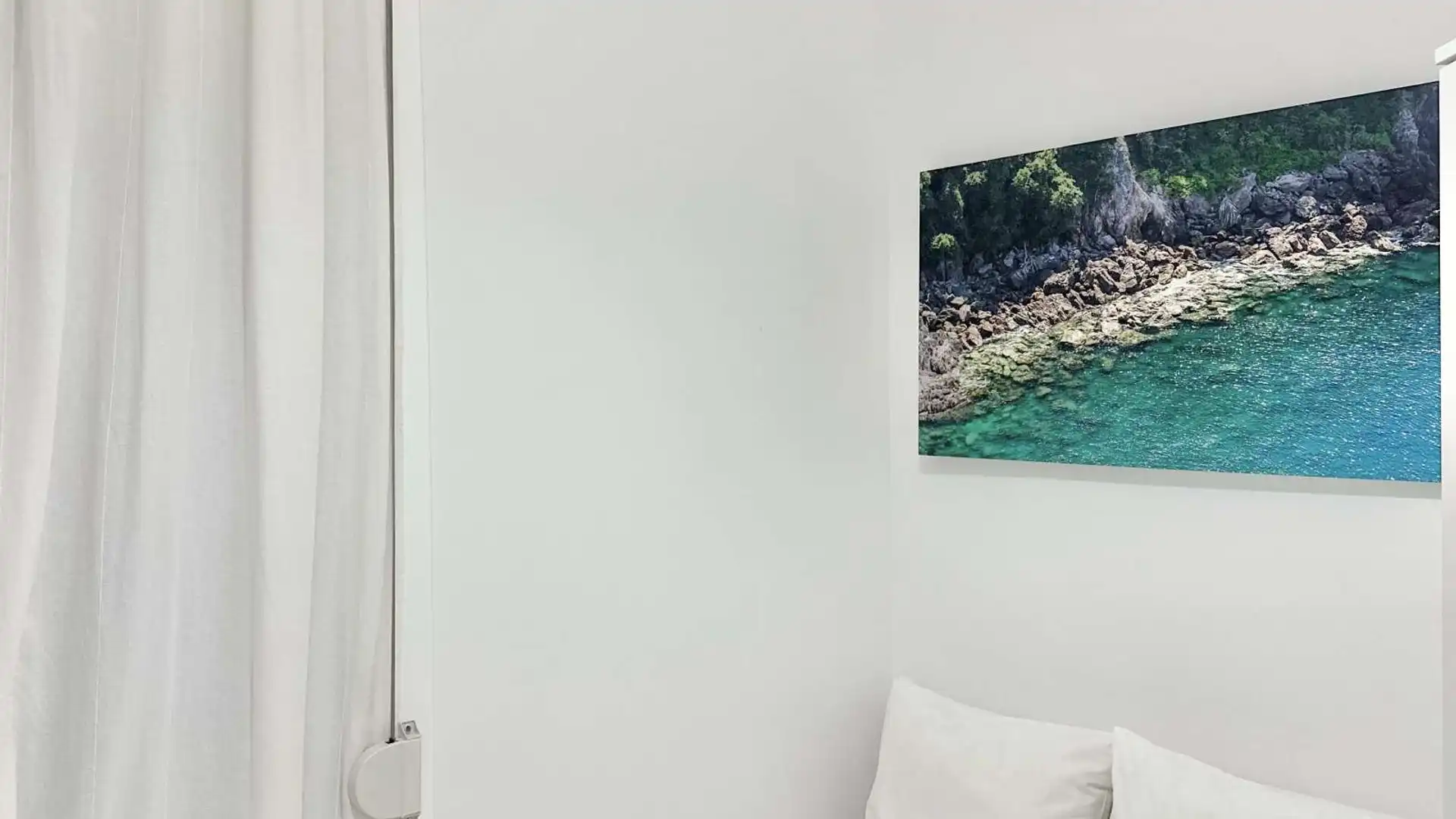 Bedroom of Flat for share in  Barcelona Capital  with Air Conditioner, Heating and Terrace