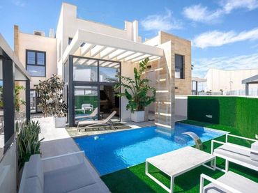 Villa zum Verkauf in Orihuela Costa