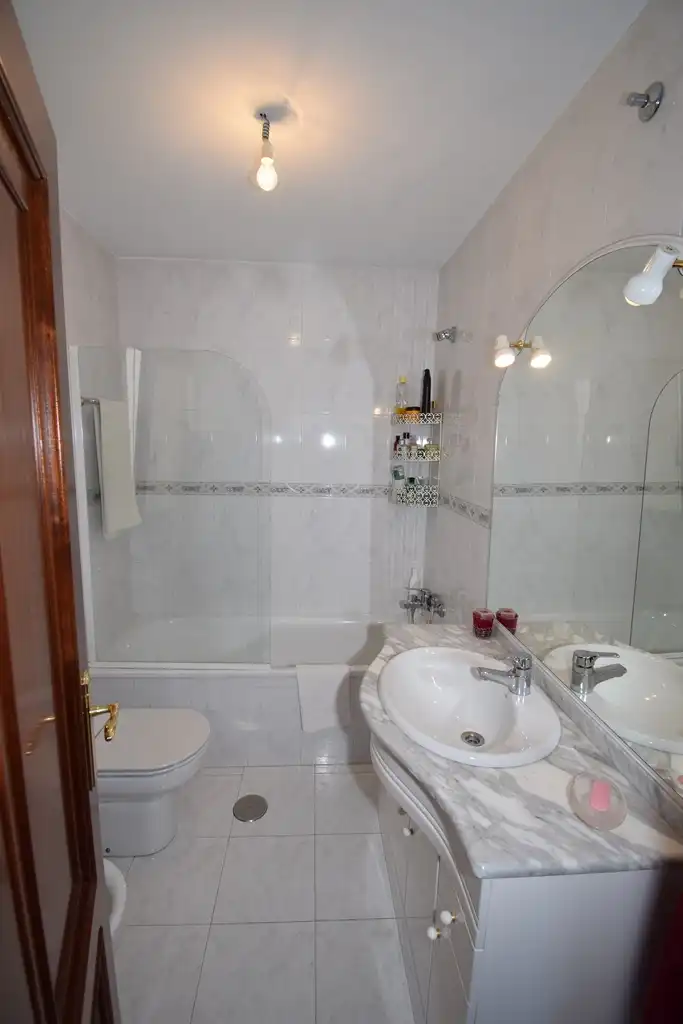 Bany de Àtic en venda en Miño amb Calefacció i Terrassa
