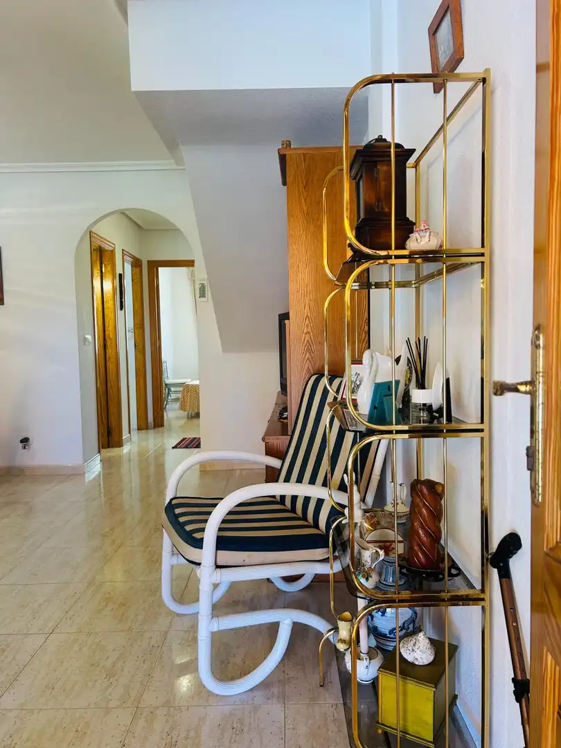 Einfamilien-Reihenhaus zum Verkauf in San Javier mit Klimaanlage, Terrasse und Möbliert