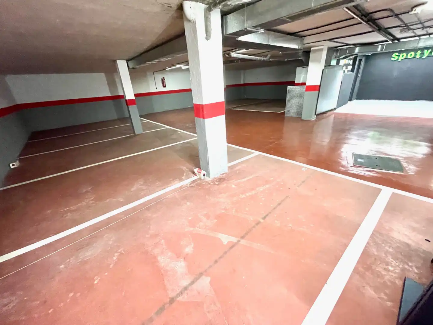 Parkplatz von Geschaftsraum zum Verkauf in Madrid