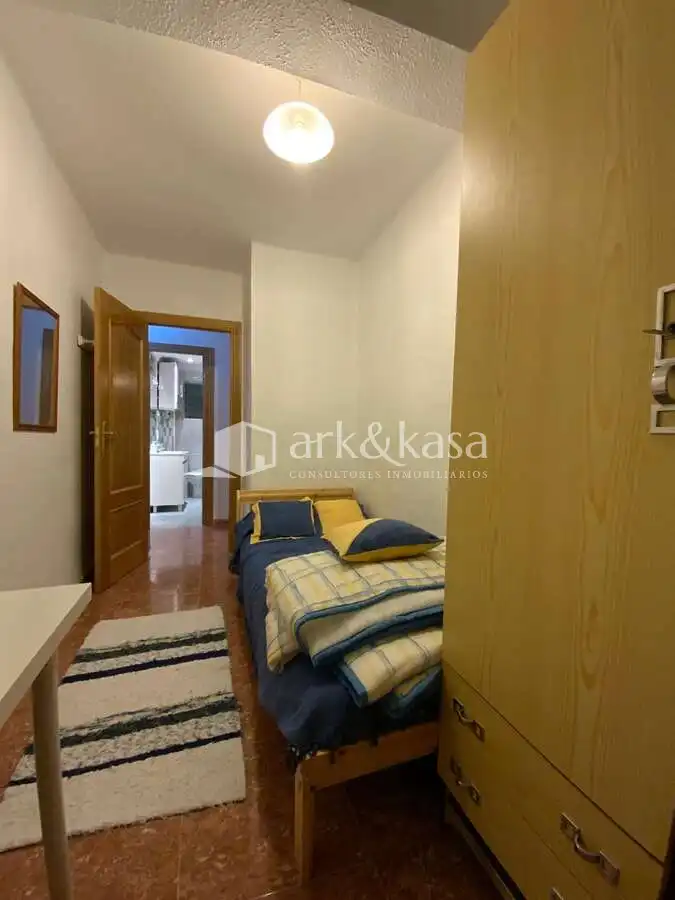 Schlafzimmer von Wohnung zur Miete in Valencia mit Klimaanlage, Abstellraum und Möbliert