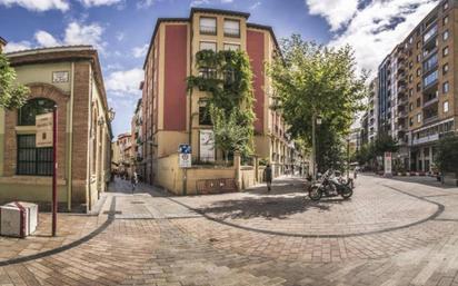 Vista exterior de Pis en venda en  Logroño amb Calefacció i Balcó