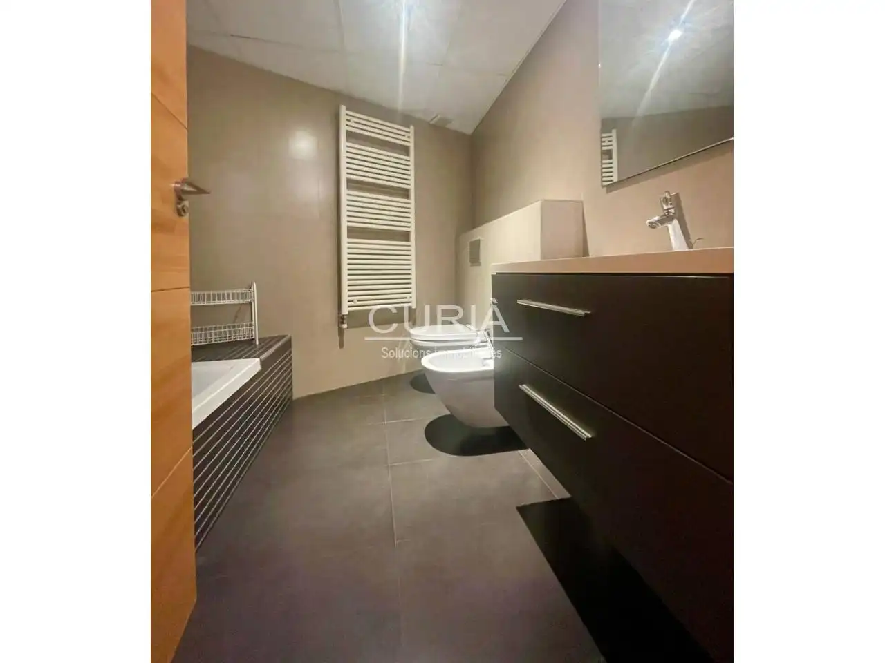 Apartament amb terrassa de lloguer a Instituts - Universitat, imagen 12