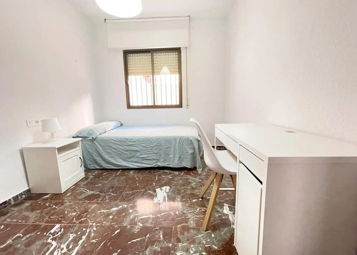 Schlafzimmer von Wohnung zur Miete in Granada mit Möbliert