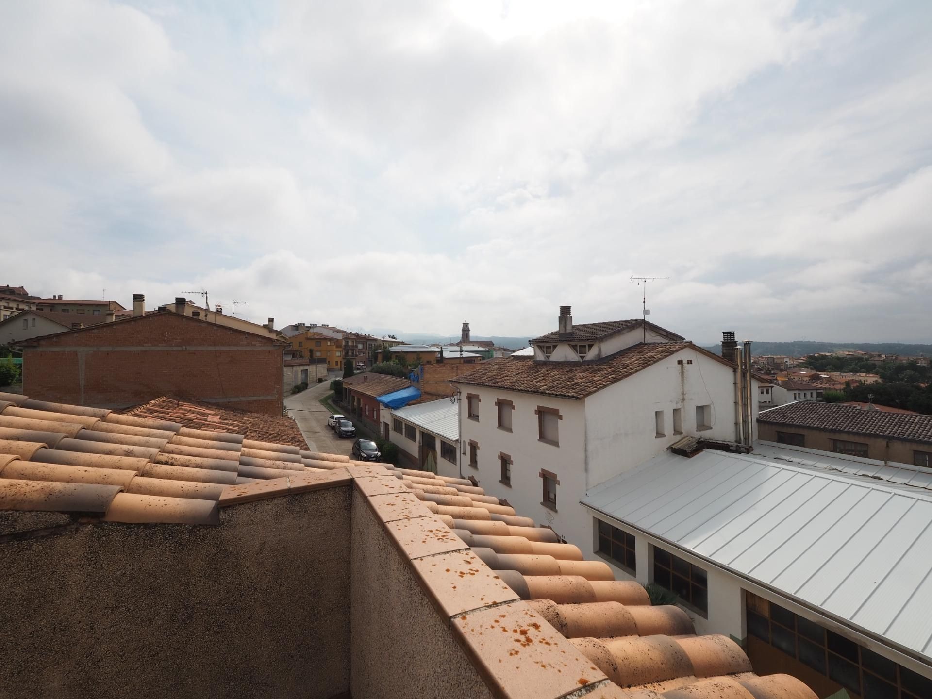 Exterior view of Duplex for sale in Sant Pere de Torelló  with Terrace and Balcony