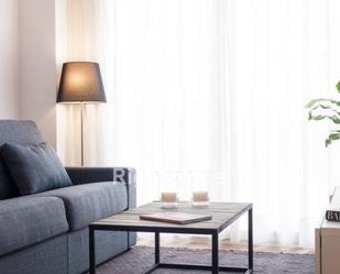 Sala d'estar de Apartament de lloguer en  Barcelona Capital amb Aire condicionat, Calefacció i Piscina