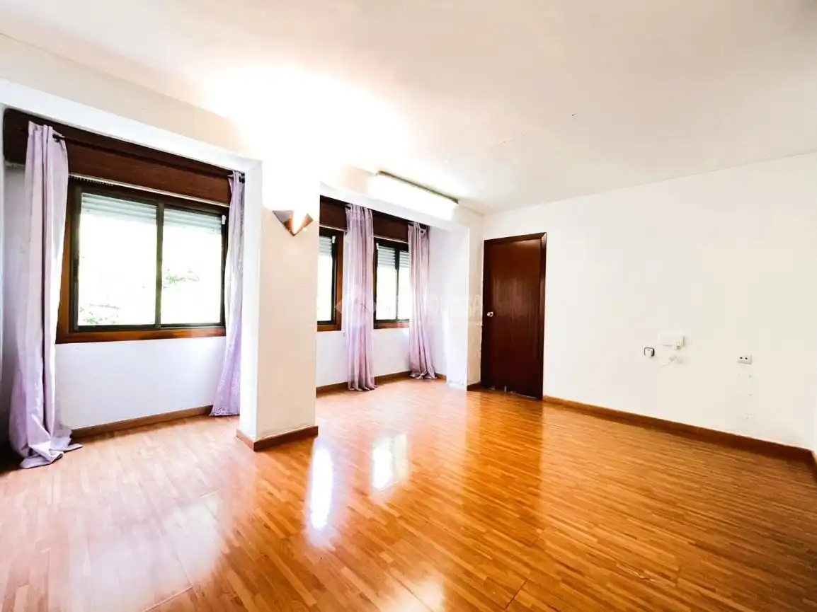 Habitación de Piso en venta en L'Hospitalet de Llobregat con Parquet y Alarma