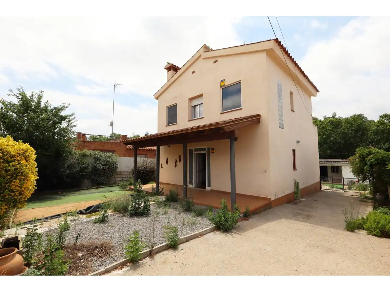 Vista exterior de Casa o xalet en venda en Vidreres amb Calefacció, Jardí privat i Terrassa