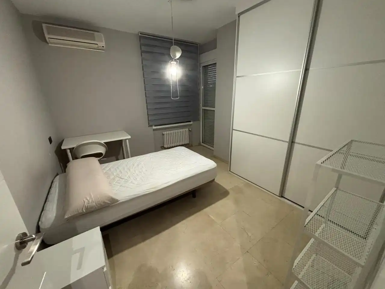 Bedroom of Flat for rent in Granada  with Air Conditioner and Furnished