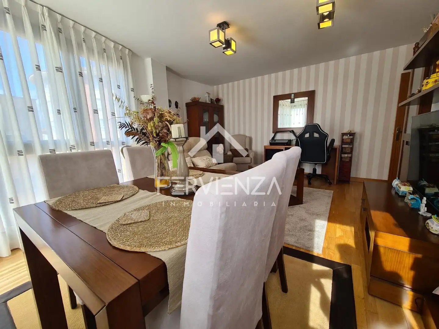 Sala d'estar de Dúplex en venda en Lena