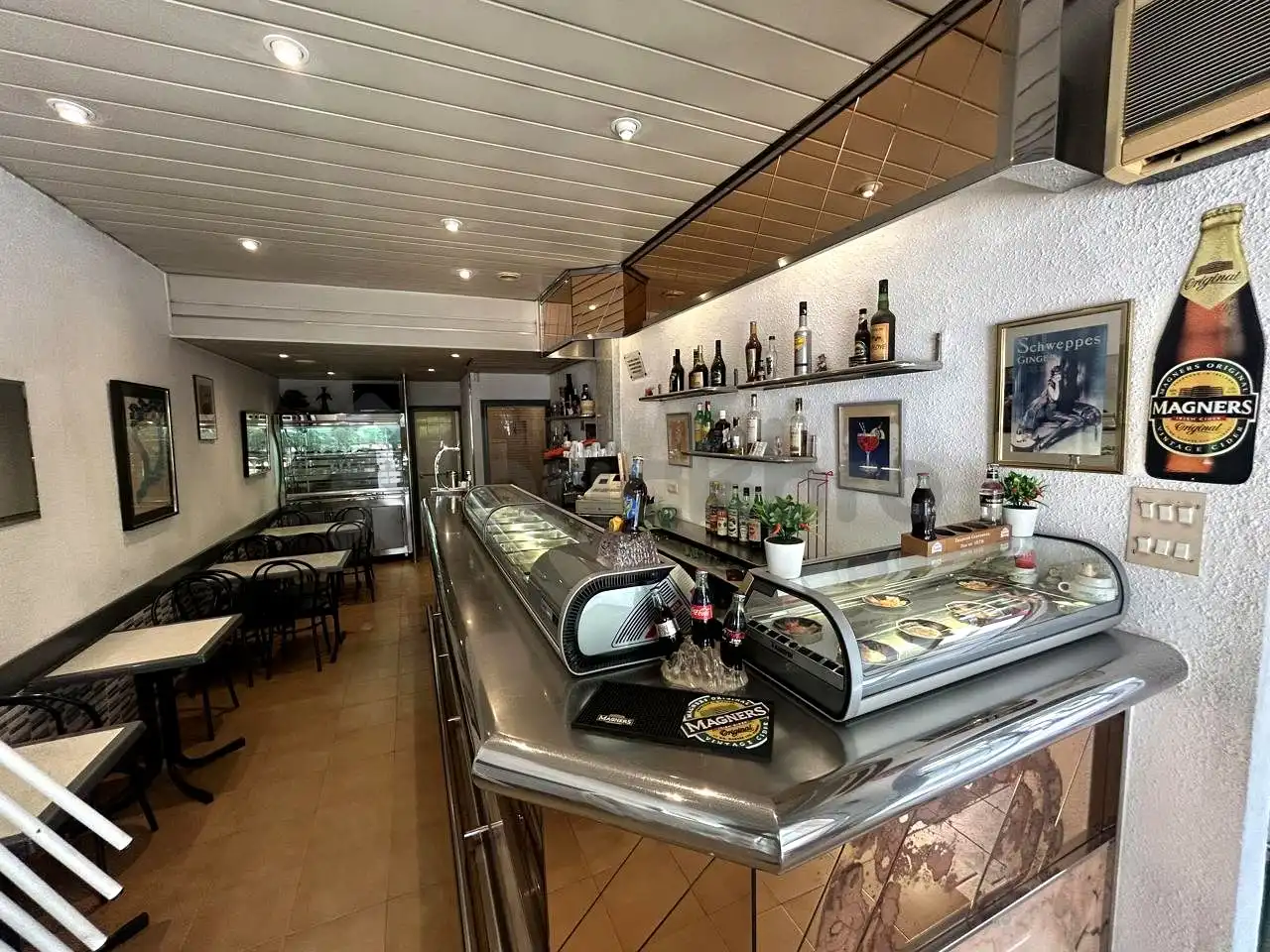 Business premises for sale in De Les Corts Catalanes, imagen 3