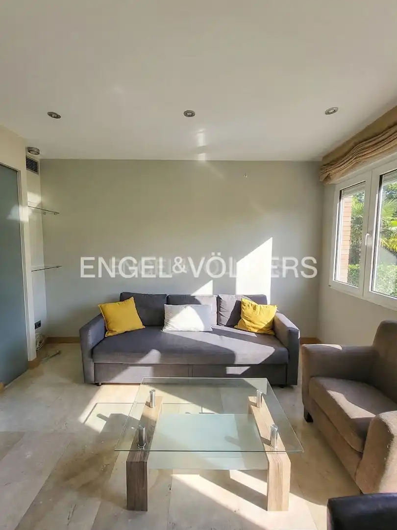 Living room of Flat for rent in Madrid  with Air Conditioner, Heating and Private garden