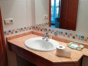 Bathroom of Attic to rent in Salamanca Capital  with Heating, Parquet flooring and Terrace