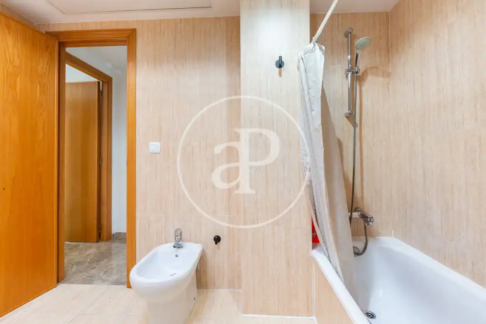 Baño de Ático en venta en Bétera con Aire acondicionado, Calefacción y Jardín privado