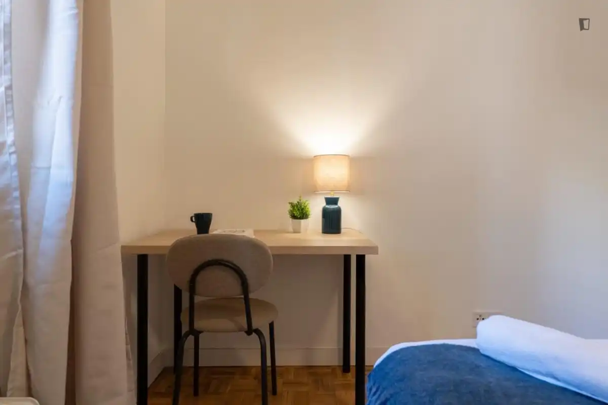 Bedroom of Apartments for share in Madrid  with Furnished, Oven and Washing machine