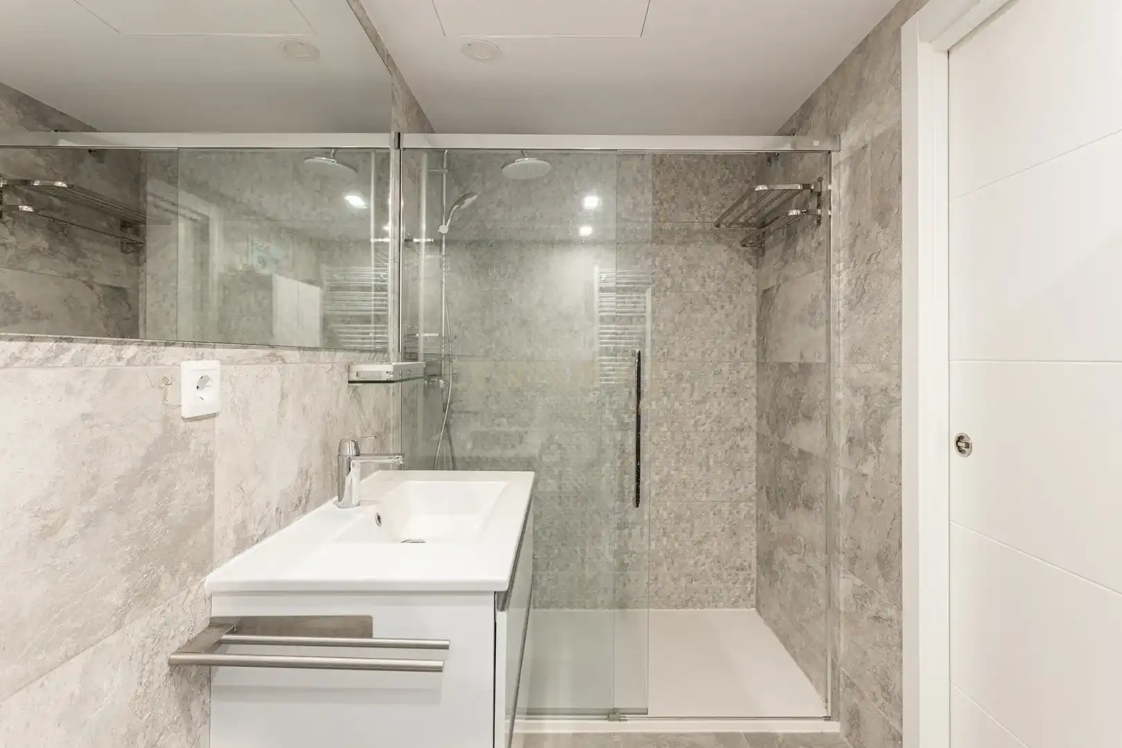 Apartments for sale in Carrer Professor Barraquer, Esplugues de Llobregat, -1, Finestrelles