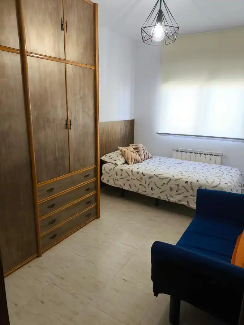 Dormitori de Pis per a compartir en Almansa amb Moblat, Forn i Rentadora