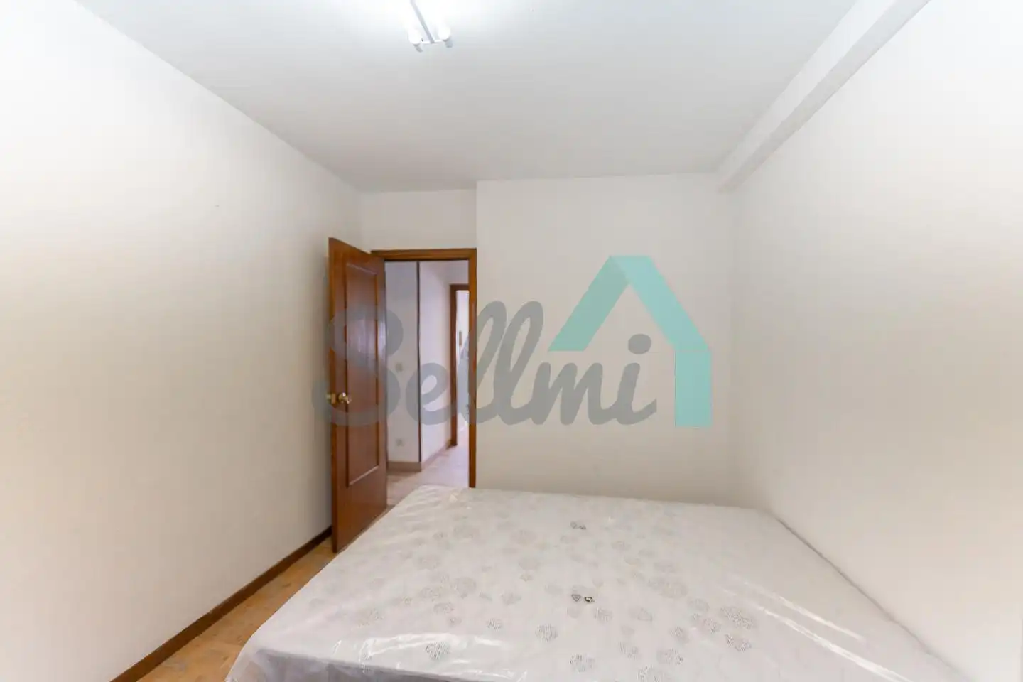 Bedroom of Flat for rent in Oviedo   with Heating, Parquet flooring and Furnished