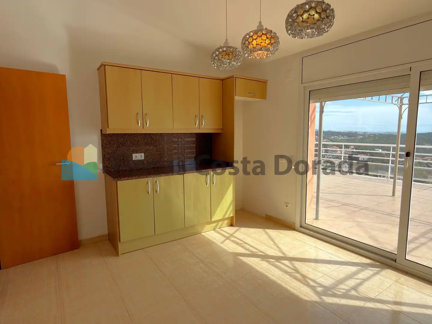 Vista exterior de Casa o xalet en venda en Cubelles amb Aire condicionat, Calefacció i Jardí privat