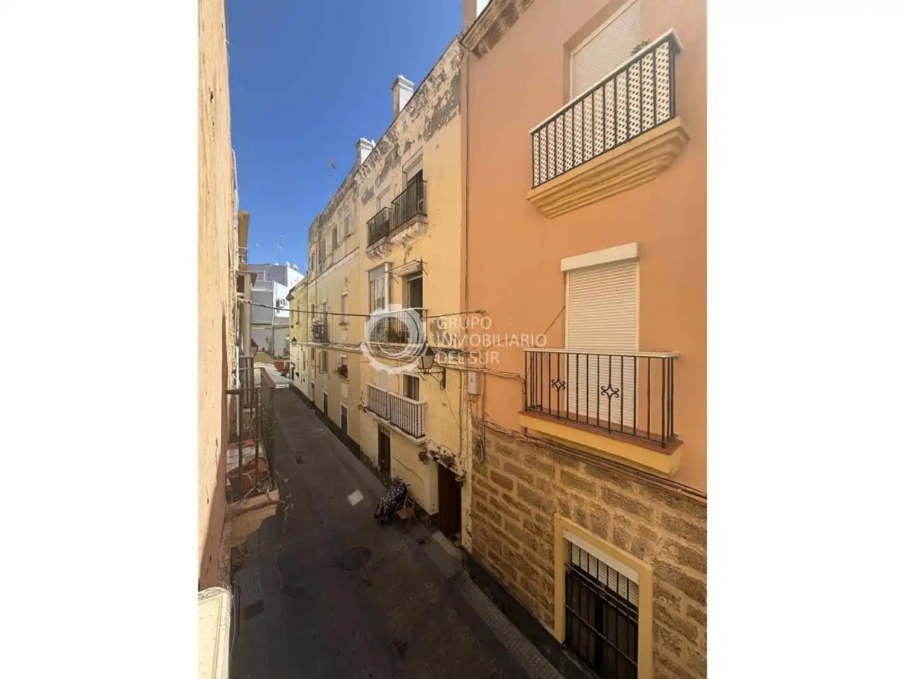 Vista exterior de Piso en venta en Cádiz con Trastero y Amueblado