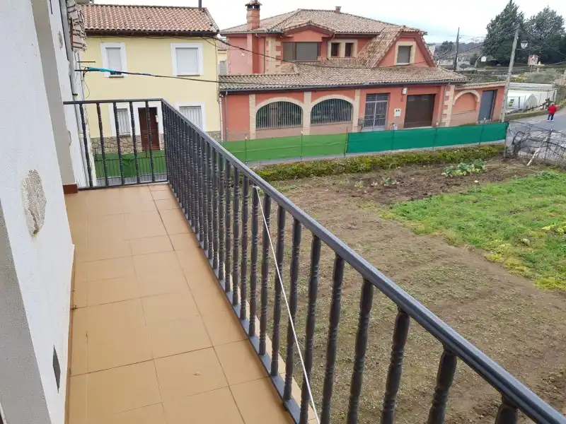 Terrassa de Casa o xalet en venda en Tejeda de Tiétar amb Terrassa i Piscina