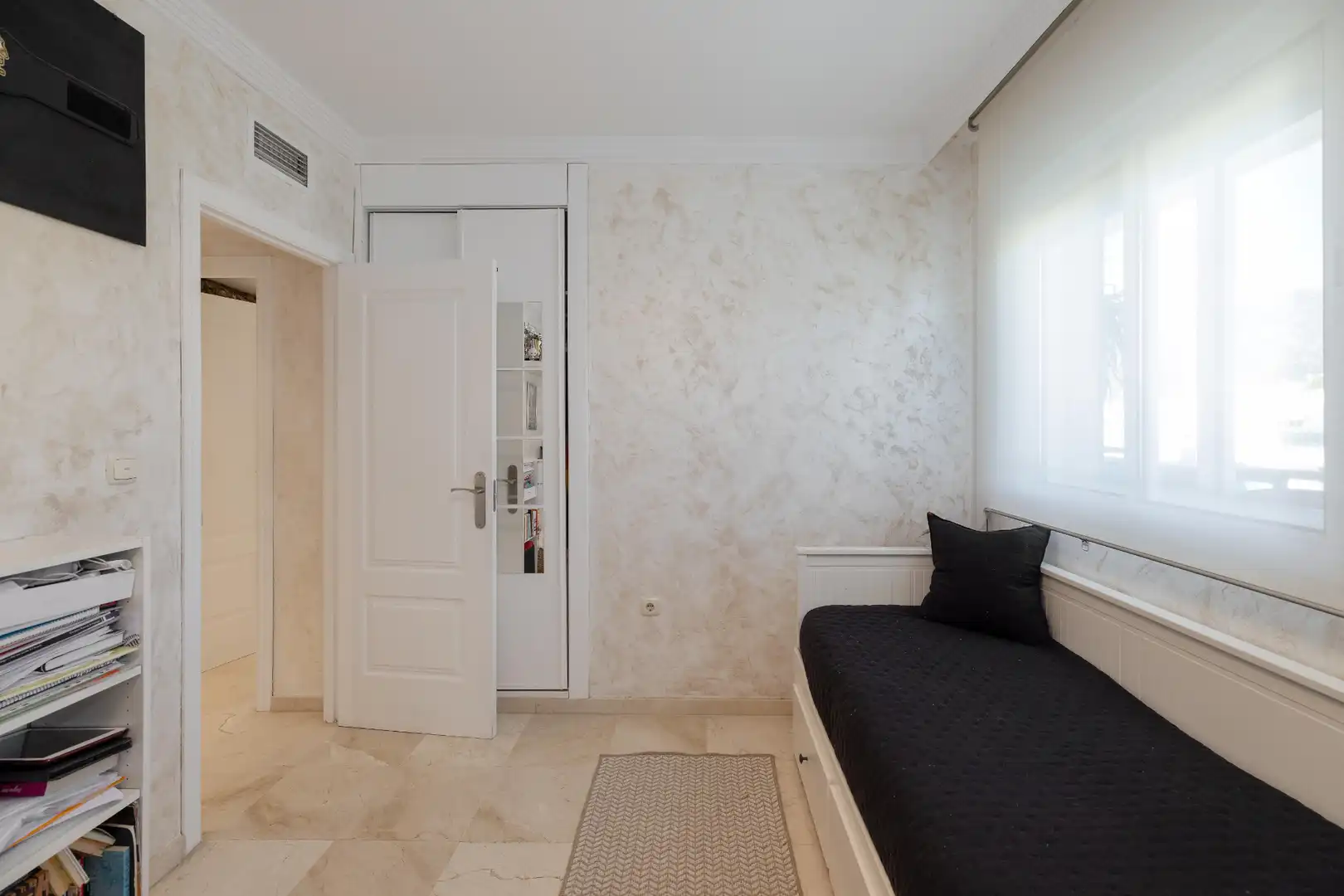Schlafzimmer von Wohnung zum Verkauf in Marbella mit Klimaanlage, Heizung und Terrasse