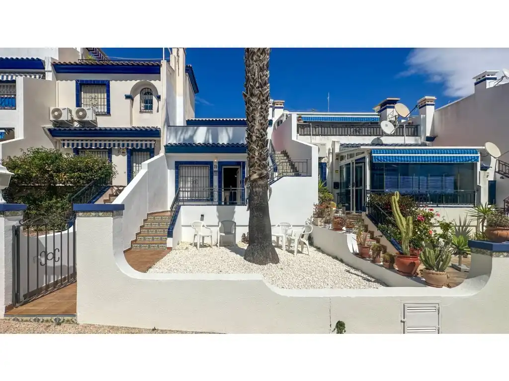 Casa amb jardí en venda a Orihuela Costa