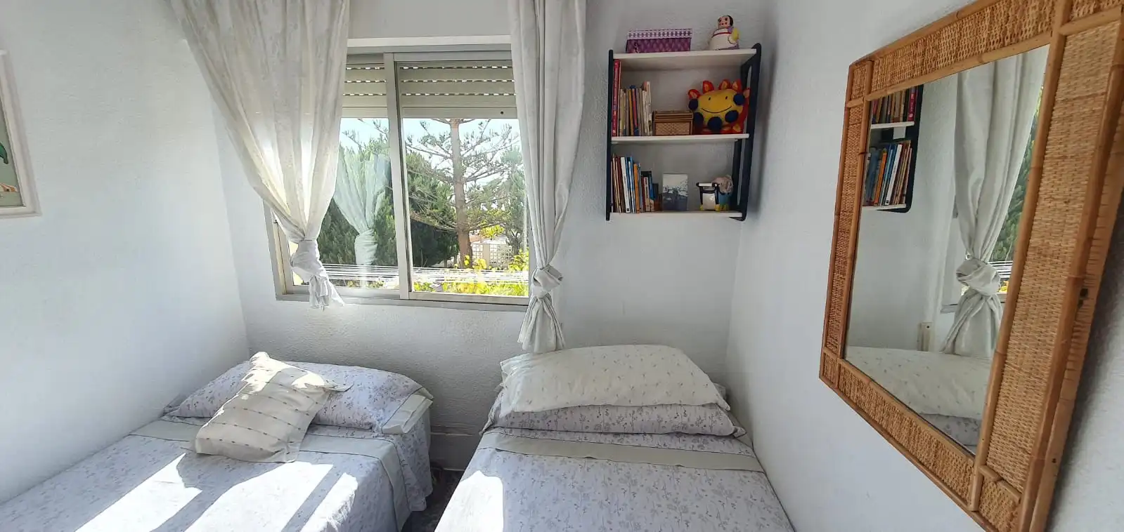 Habitación de Piso en venta en Pilar de la Horadada con Balcón y Alarma