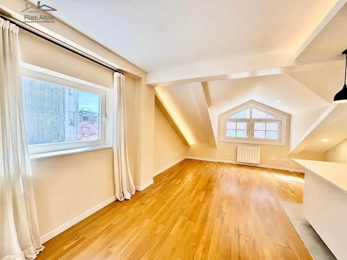Habitación de Piso en venta en A Coruña Capital  con Calefacción