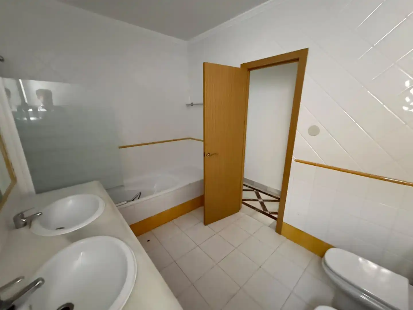 Baño de Dúplex en venta en Marbella con Calefacción, Terraza y Piscina comunitaria