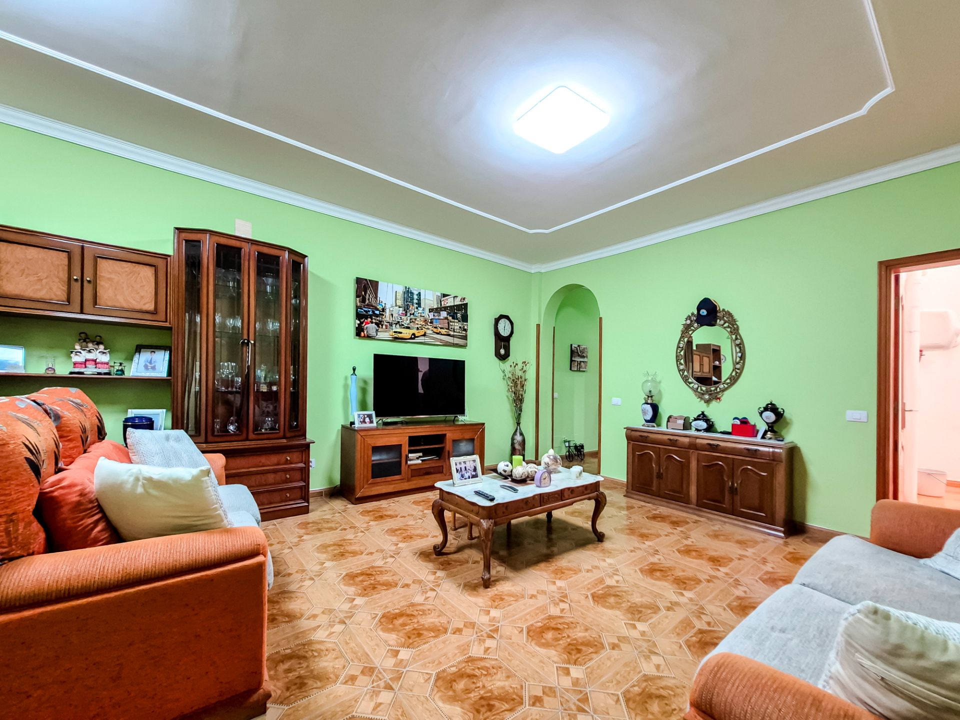 Sala d'estar de Casa adosada en venda en Las Palmas de Gran Canaria amb Terrassa, Traster i Balcó