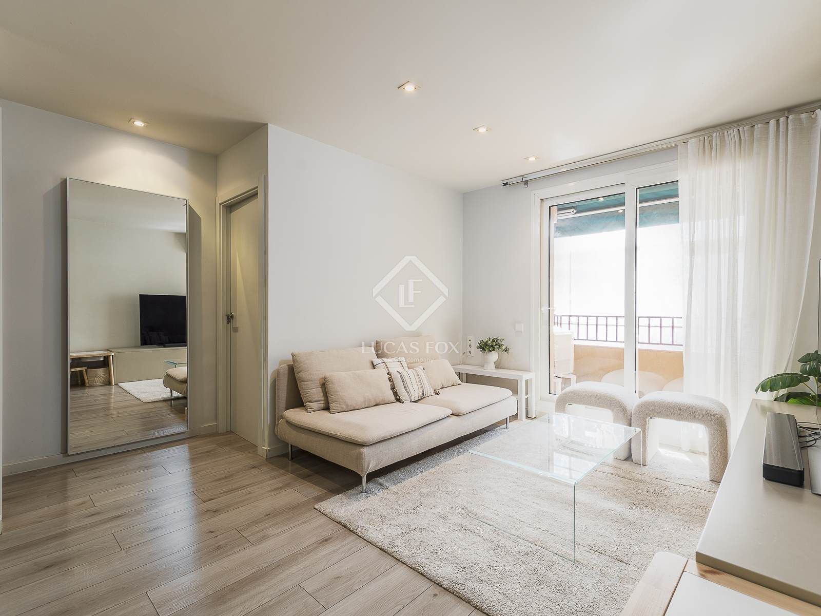 Sala d'estar de Pis en venda en  Barcelona Capital amb Aire condicionat, Parquet i Balcó