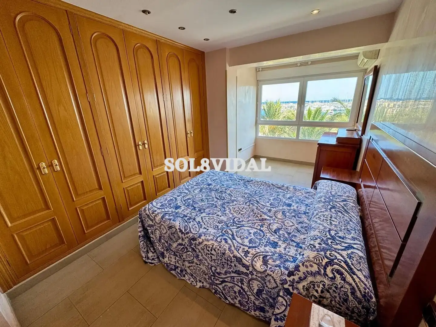 Habitación de Piso de alquiler en Torrevieja con Aire acondicionado, Calefacción y Amueblado