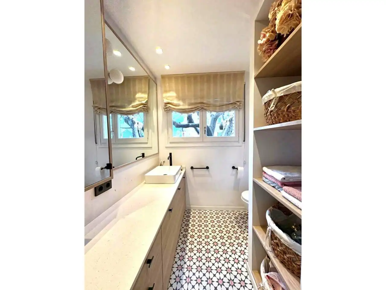 Flat for sale in Calle Joan Oliver, L'Eixample