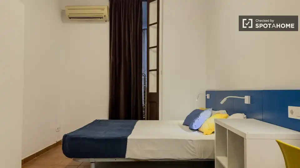 Room in Barri Gòtic