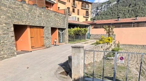 Planta baixa amb entrada independent, pàrking i terrassa amb traster a Fígols (Alt Urgell)