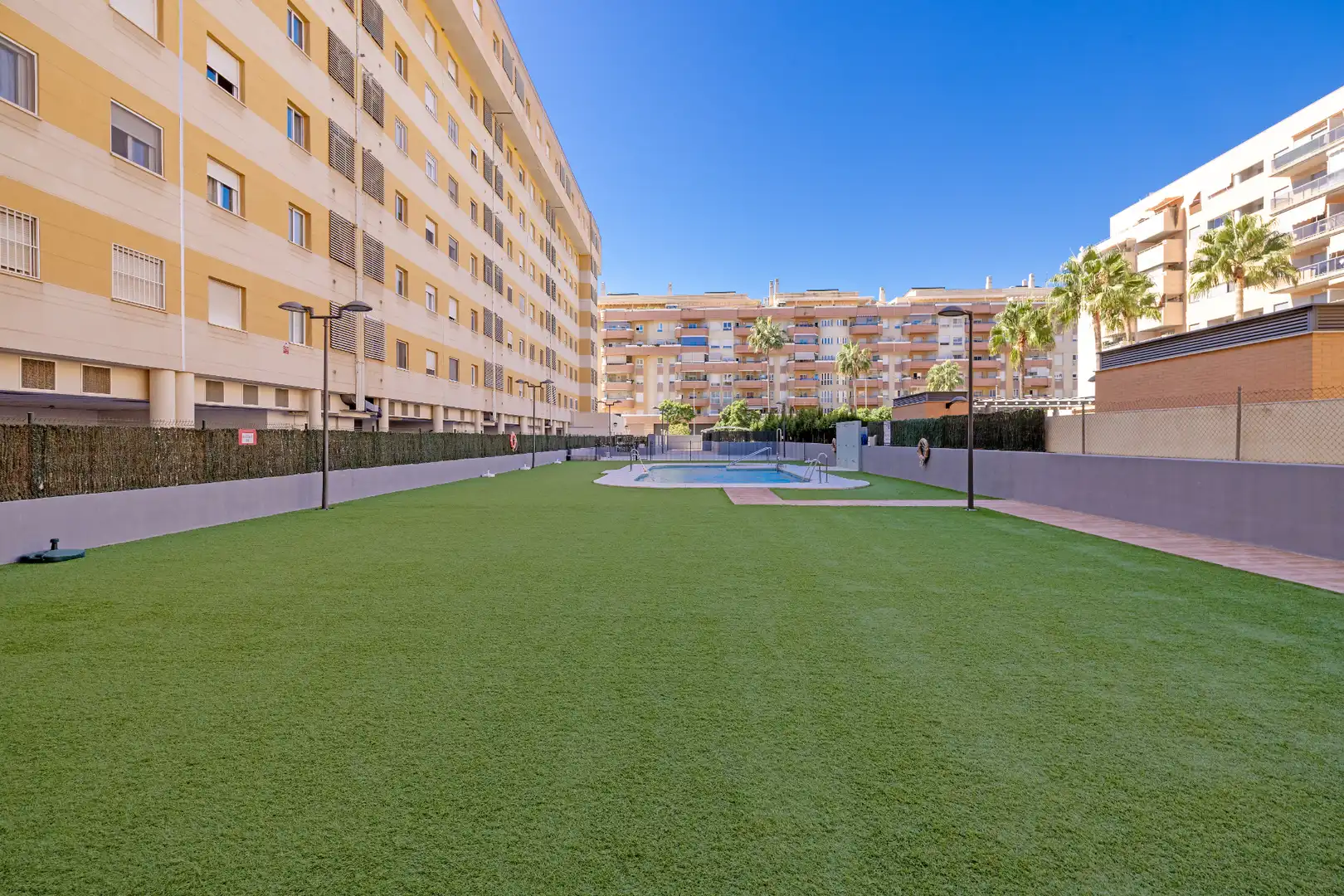 Piscina de Pis en venda en Málaga amb Aire condicionat, Calefacció i Terrassa