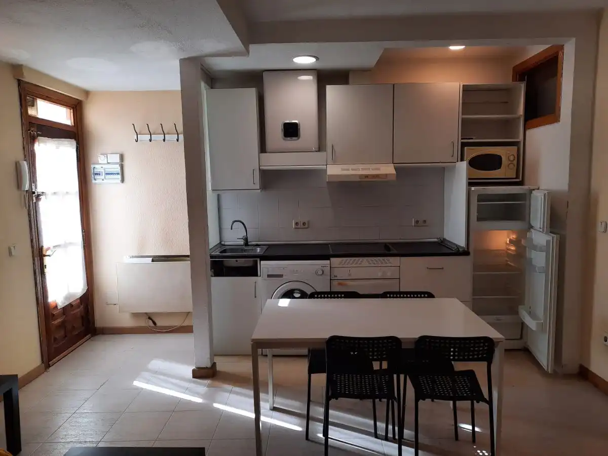 Cuina de Apartament de lloguer en Villaviciosa de Odón amb Calefacció i Moblat