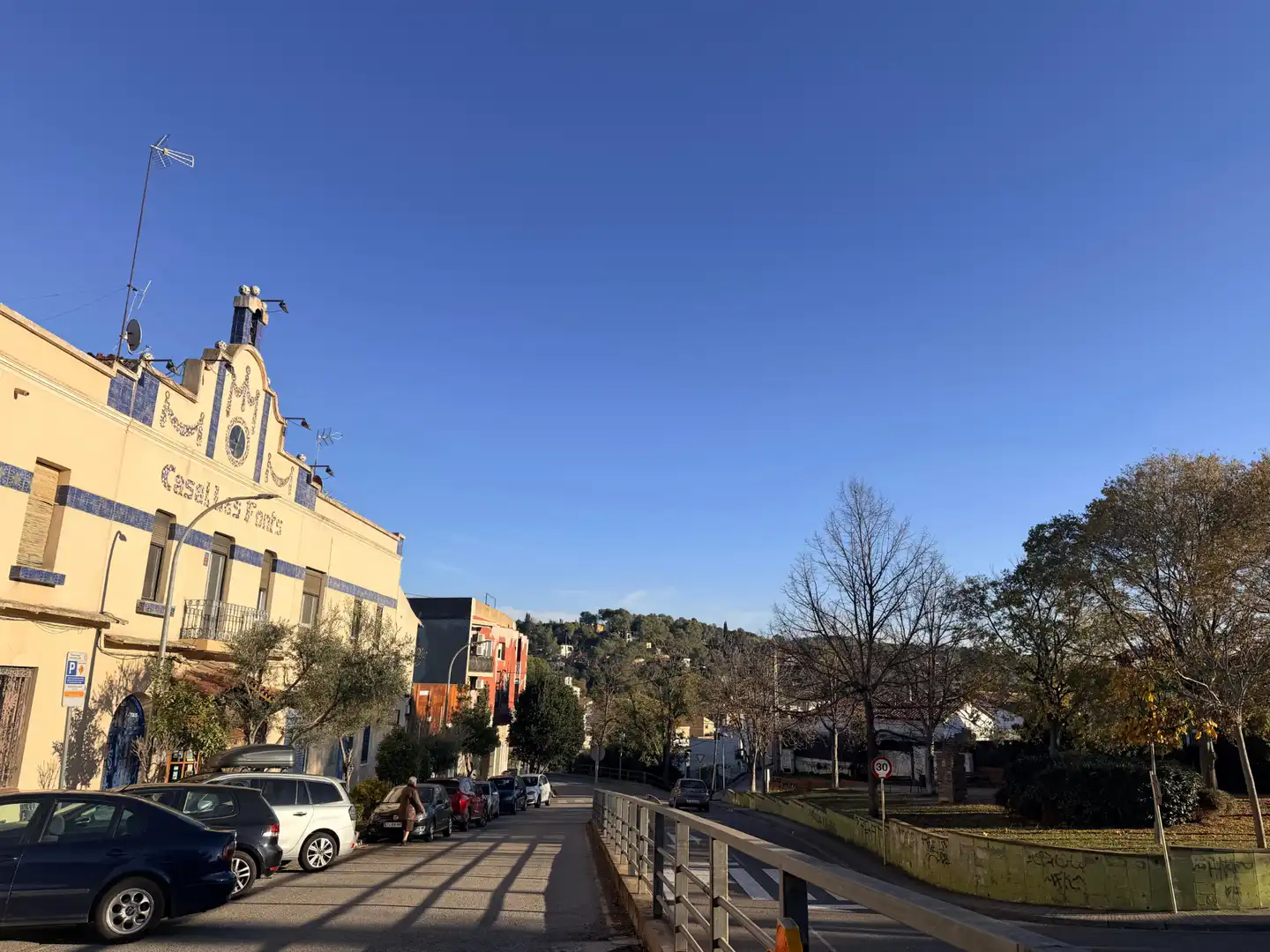 Vista exterior de Piso en venta en Terrassa con Balcón y Alarma