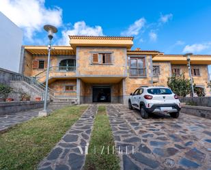 Exterior view of House or chalet for sale in Arucas  with Air Conditioner and Swimming Pool