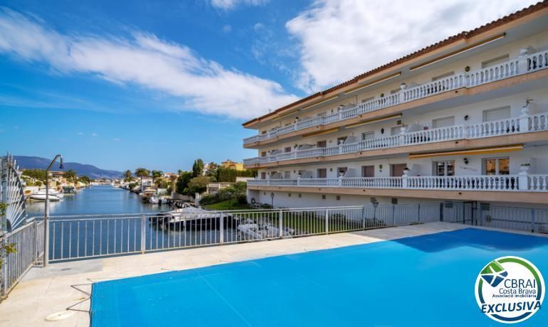 Swimming pool of Flat for sale in Empuriabrava  with Terrace, Swimming Pool and Furnished