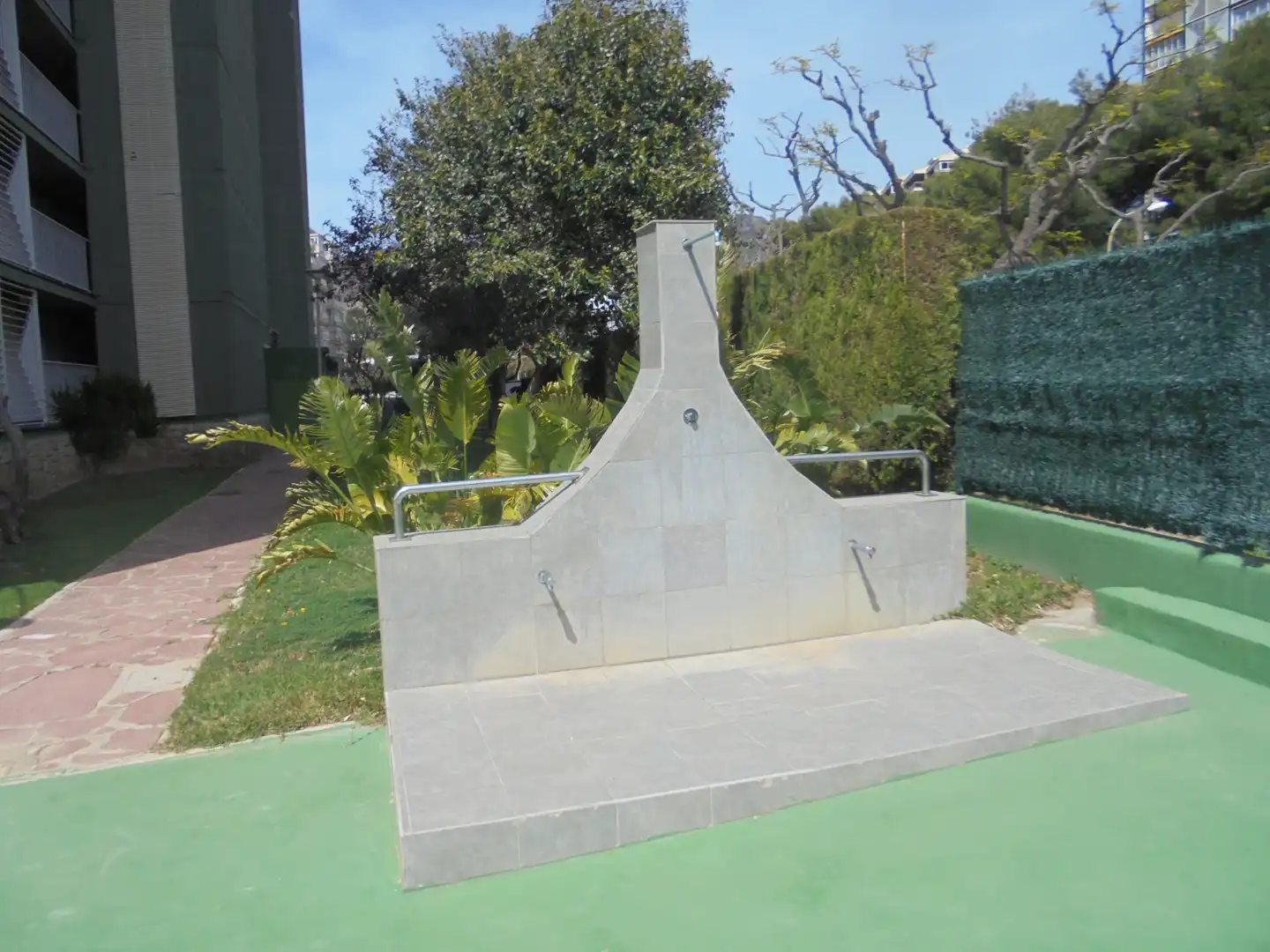 Außenansicht von Wohnungen zur Miete in Benicasim / Benicàssim mit Privatgarten, Terrasse und Möbliert