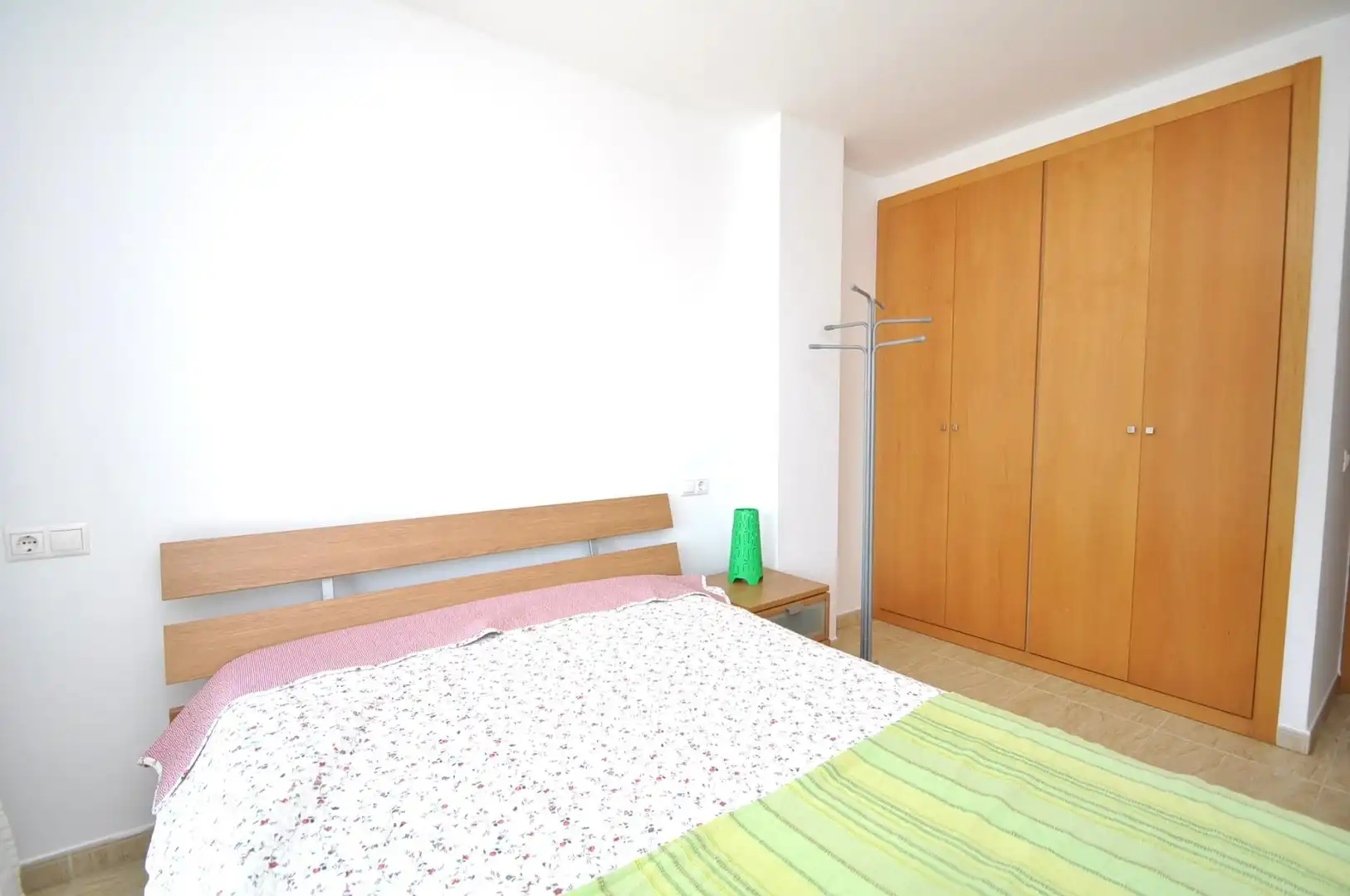 Habitación de Apartamento en venta en La Ràpita con Amueblado y Piscina comunitaria