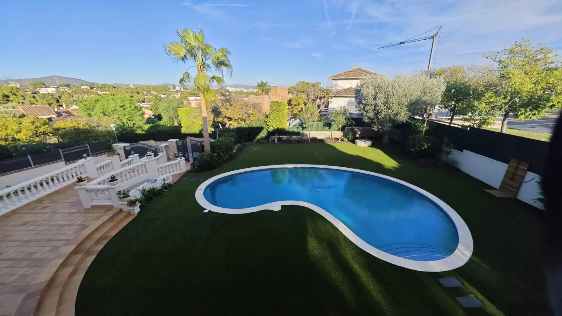Piscina de Casa o xalet en venda en Vilanova i la Geltrú