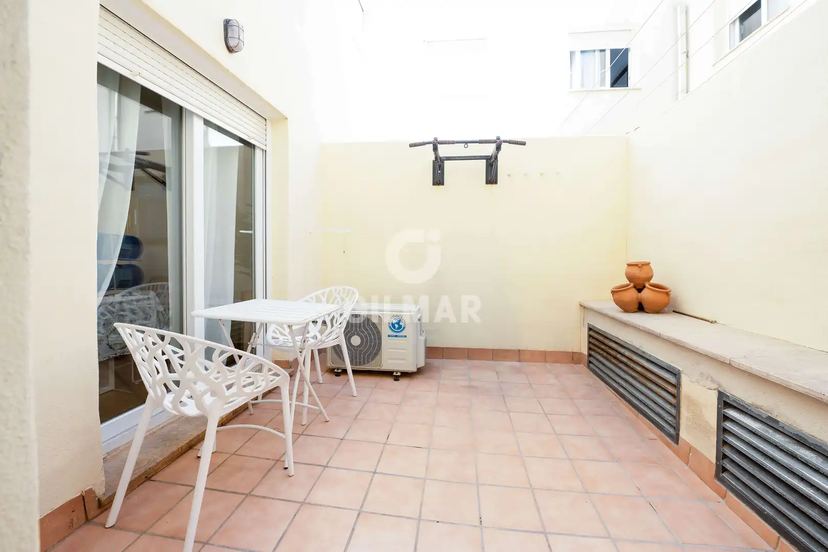 Terrasse von Einfamilien-Reihenhaus zum Verkauf in Tarifa mit Heizung, Privatgarten und Schwimmbad
