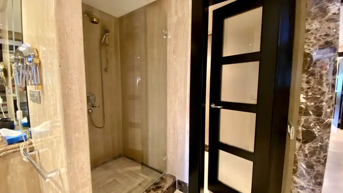 Baño de Ático en venta en Marbella con Aire acondicionado, Terraza y Sauna