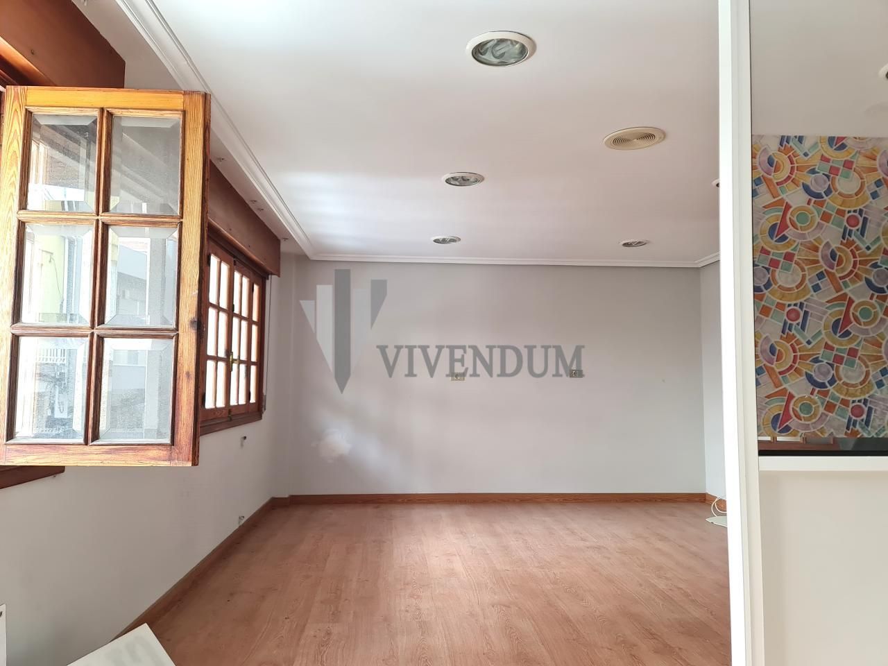 Sala d'estar de Oficina en venda en O Porriño   amb Aire condicionat i Calefacció