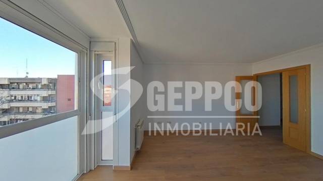 Piso en Venta en Calle de José Bielsa en Pradolongo