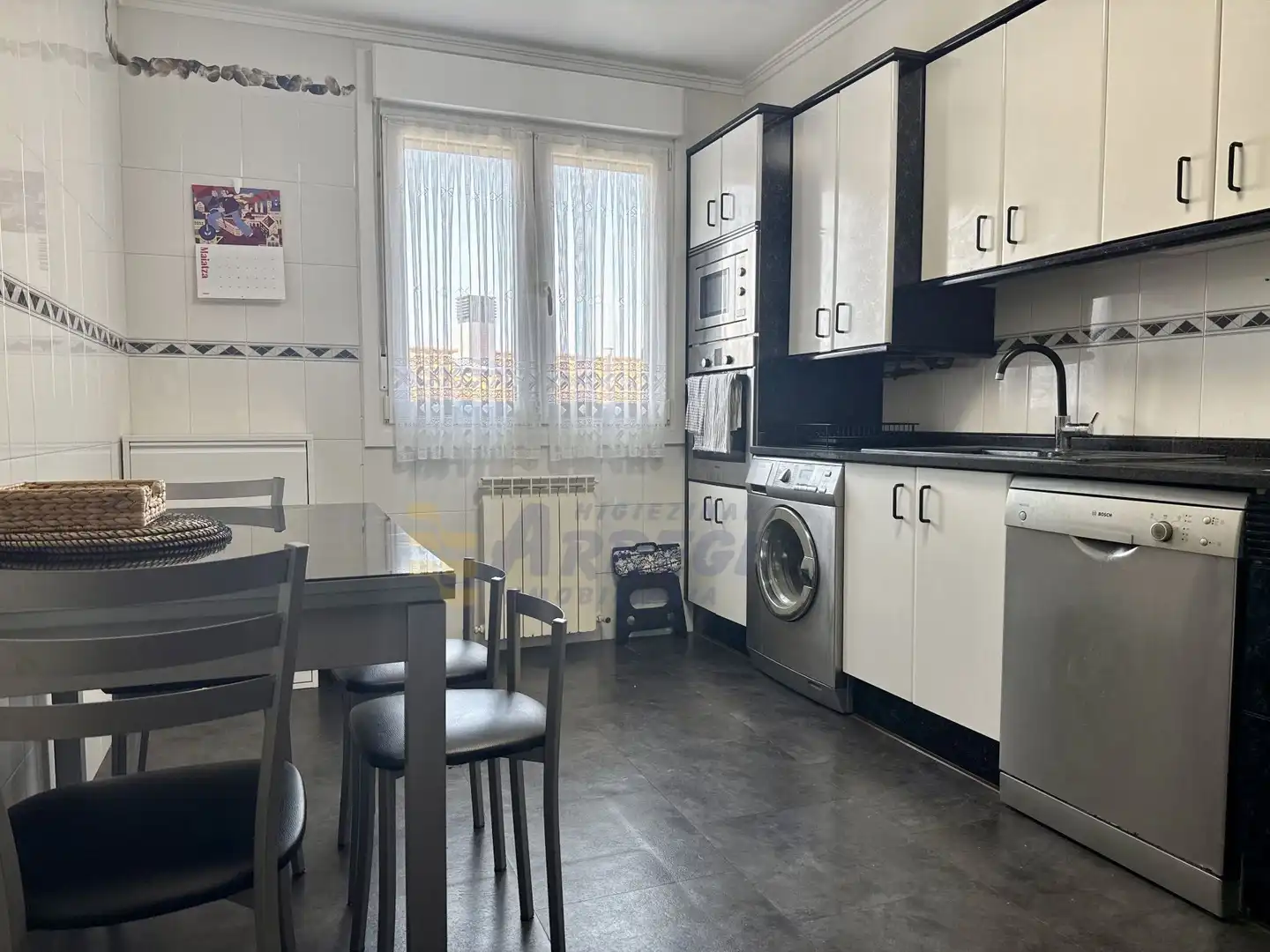 Küche von Wohnung zum Verkauf in Deba mit Heizung, Abstellraum und Möbliert
